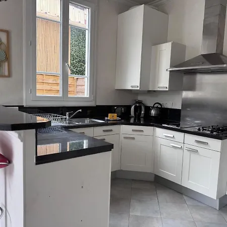 2pieces, Calme, Proche Apartment *